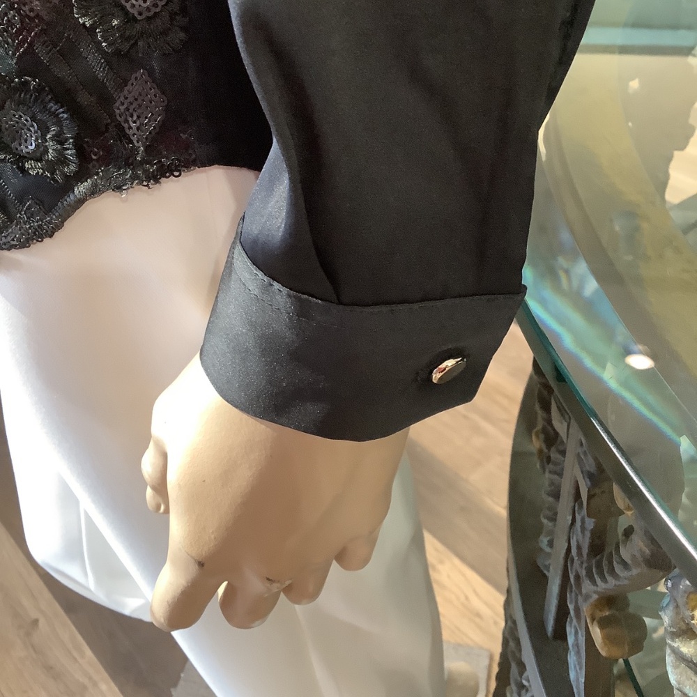 Fabulous viscosa Barcelino L/S blouse. 3 d like floral lattice detail - Picture 3 of 5